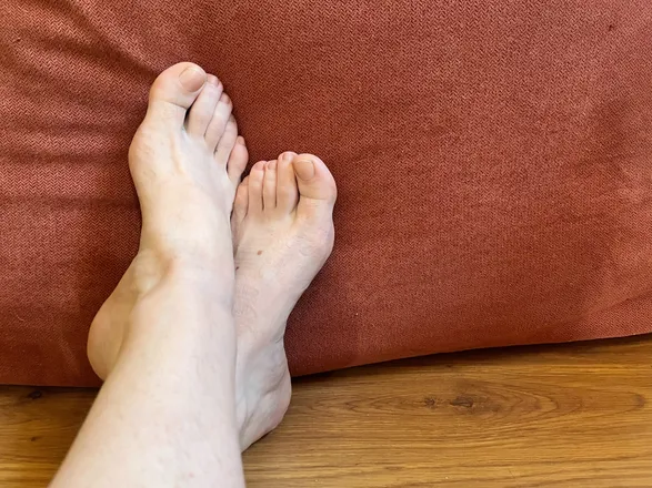 OnlyFans cuenta holyfootgasm header 2