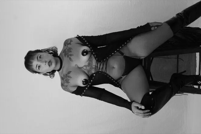 OnlyFans cuenta naiakinkygoddess header 2