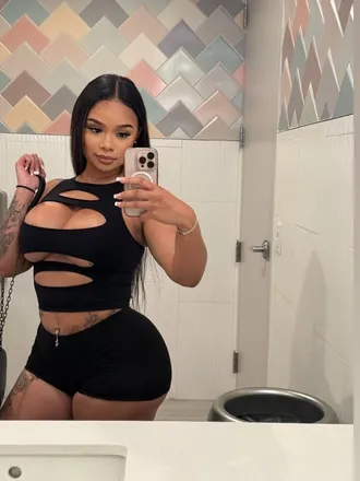 OnlyFans cuenta princesslexxxi header 2