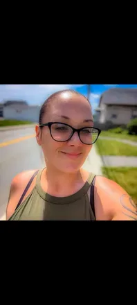 OnlyFans account  sunflowersteph avatar 1