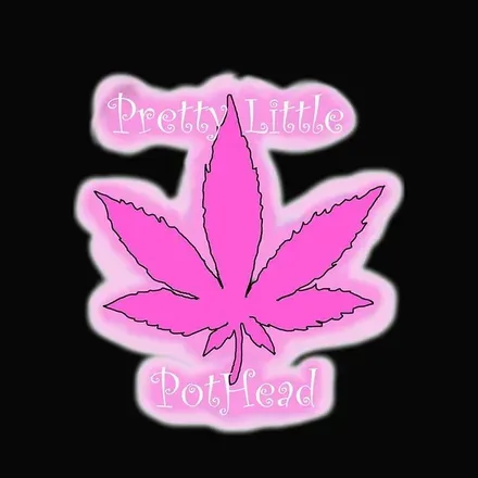 OnlyFans cuenta prettylittlestoner header 2