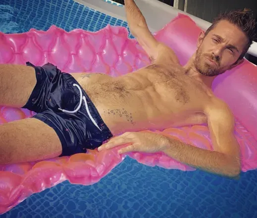 OnlyFans cuenta kirwoot1 header 2