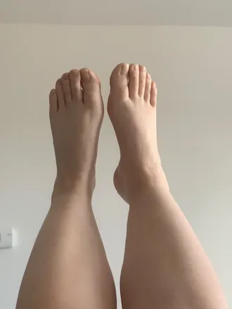 OnlyFans cuenta athenasgreekfeet header 2