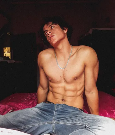 OnlyFans cuenta kevinjohan21_tr header 2