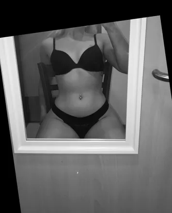 OnlyFans cuenta goldenindiee header 2
