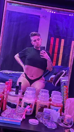OnlyFans account  willjarnold avatar 1