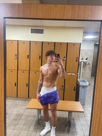 OnlyFans cuenta cmontt header 2