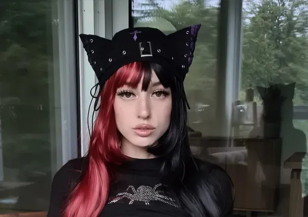 OnlyFans cuenta yourwaifukami avatar 1