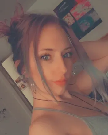 OnlyFans cuenta goldenqueen1198 avatar 1