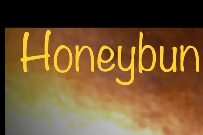 OnlyFans cuenta wetasshoneybun header 2