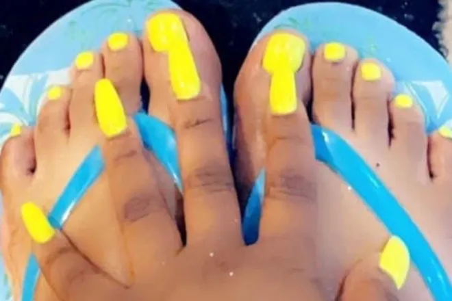 OnlyFans cuenta strawberryncre4 header 2