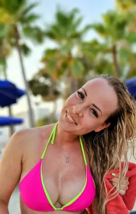 OnlyFans cuenta yaraabisch avatar 1