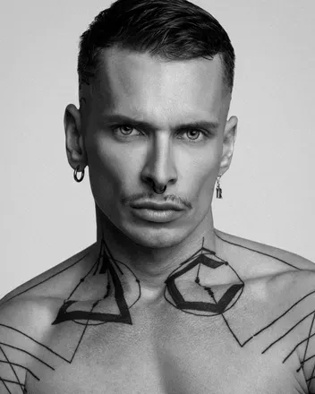 OnlyFans cuenta robertroyal01 avatar 1