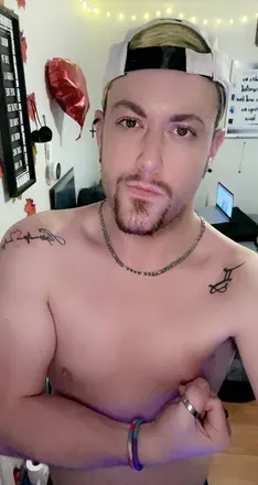 OnlyFans account  robbehhh avatar 1