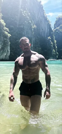 OnlyFans cuenta lukelongwoodxxx header 2