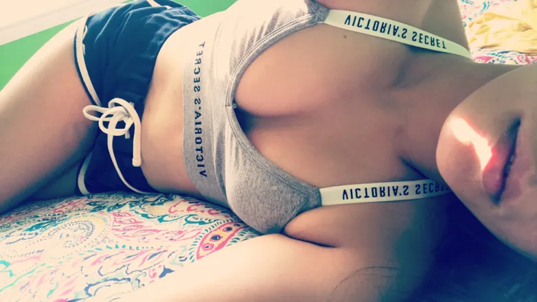 OnlyFans account  xteenytinyfeetx header 2