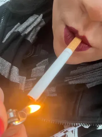 OnlyFans cuenta ella_smokes avatar 1