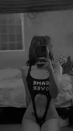 OnlyFans cuenta midnightfaerie_95 avatar 1