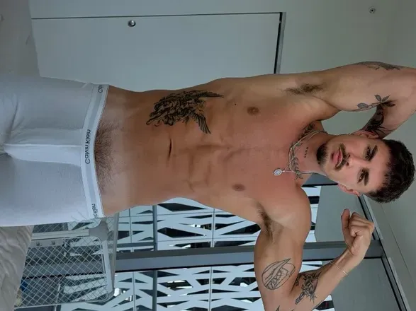 OnlyFans cuenta callmeromeomay header 2