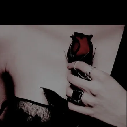 OnlyFans cuenta msnightwood header 2