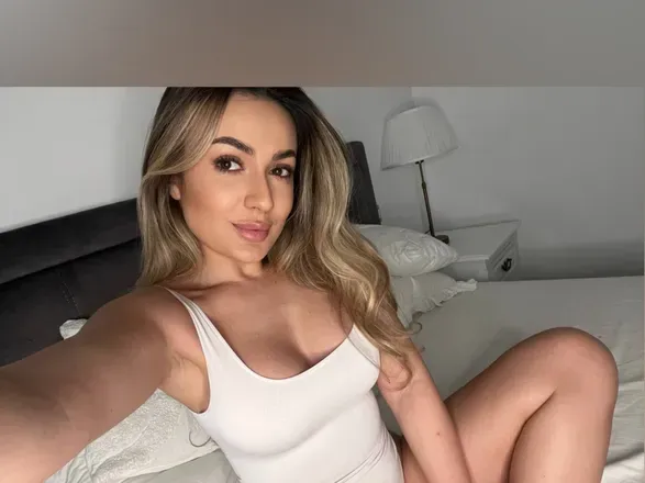 OnlyFans cuenta ayanasin header 2