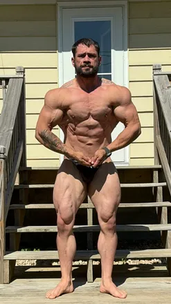 OnlyFans cuenta muscledaddystu header 2