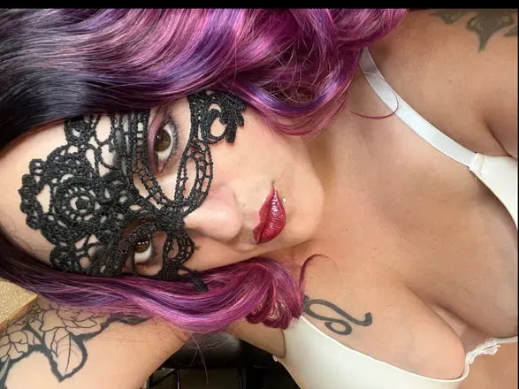 OnlyFans account  spicyncurvyv avatar 1
