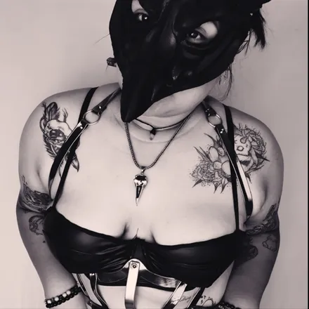 OnlyFans account  cuerviblack header 2