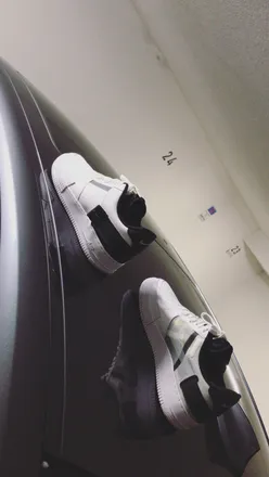 OnlyFans account  onlysneakers header 2