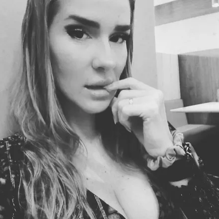 OnlyFans cuenta carolina_elektra header 2