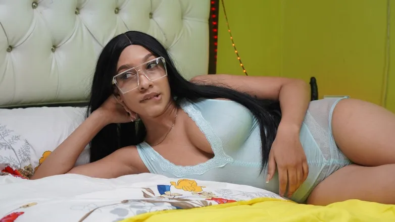 OnlyFans cuenta queendoll1 header 2
