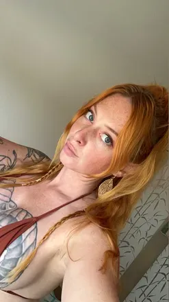 OnlyFans account  thatgingermomo avatar 1
