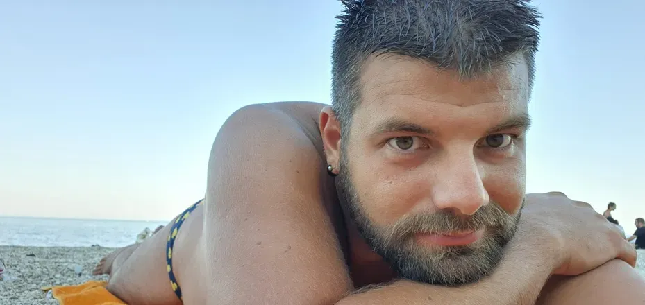 OnlyFans cuenta nico_arad header 2