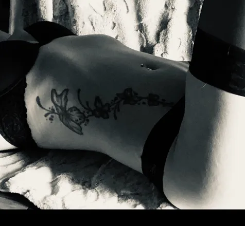 OnlyFans cuenta lesleyfitz header 2