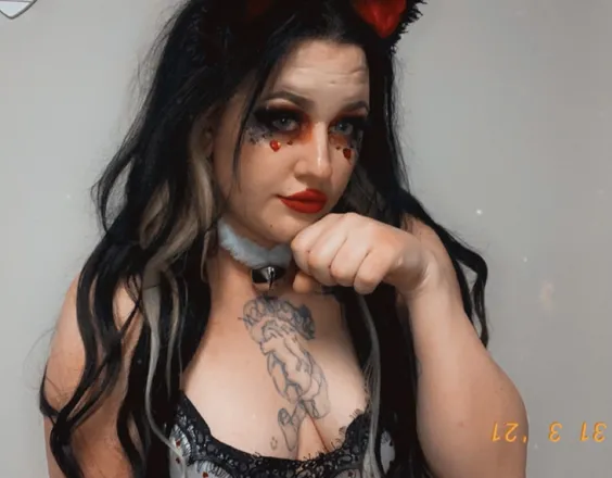 OnlyFans cuenta alyyynichole header 2