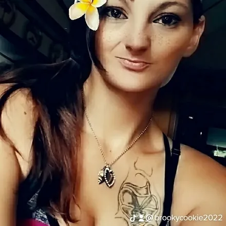 OnlyFans cuenta brookycookie22 header 2