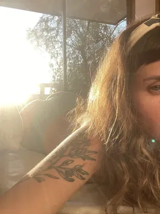 OnlyFans account  estimadavecina header 2