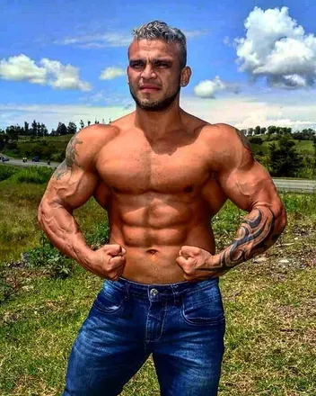 OnlyFans cuenta bigmanoficial header 2