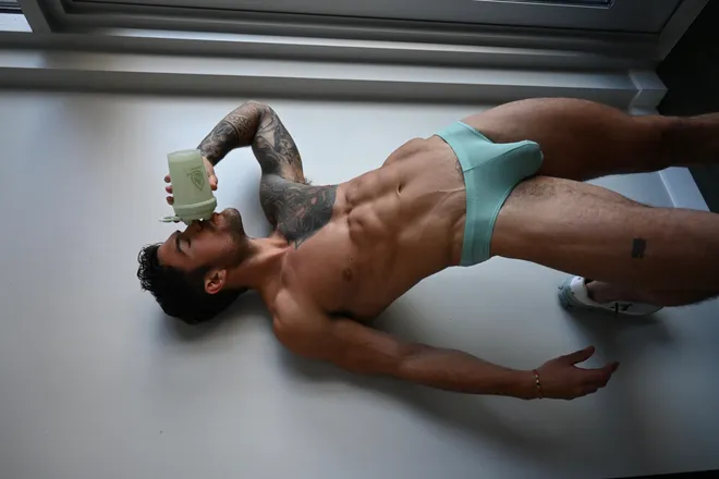 OnlyFans cuenta theboytay header 2