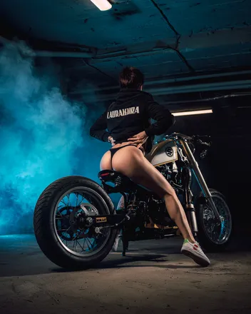 OnlyFans cuenta laurakiirasi header 2