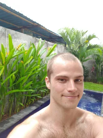 OnlyFans account  oliverclotheson avatar 1