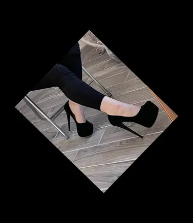 OnlyFans cuenta dollyfeet2022 header 2