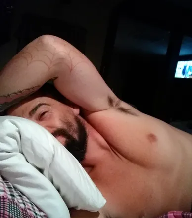 OnlyFans cuenta still.outside header 2