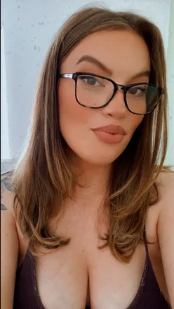 OnlyFans cuenta lauralee1 header 2