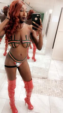 OnlyFans cuenta lynndynasty header 2