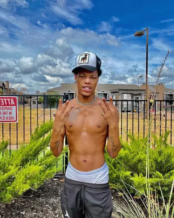 OnlyFans cuenta kc_kc header 2