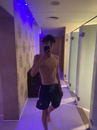 OnlyFans account  greeneyedtwinkk header 2