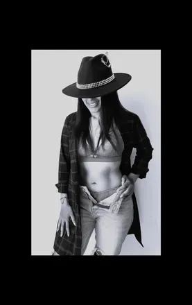 OnlyFans cuenta isabella2888 header 2