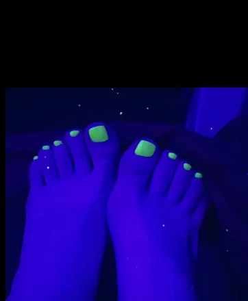 OnlyFans cuenta razzy_feets header 2