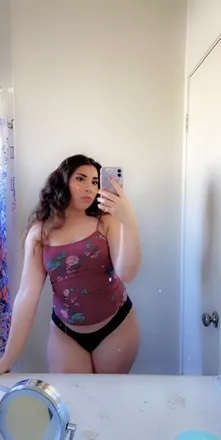 OnlyFans account  peachy_cheeks21 header 2